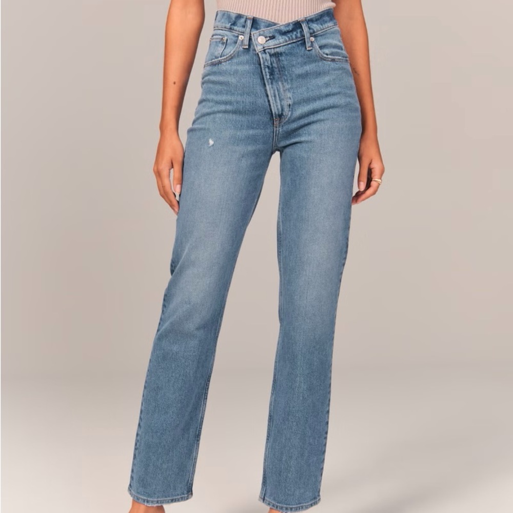 Abercrombie Ultra High Rise 90s Straight Ultra High Rise Jean Women’s 29 8L